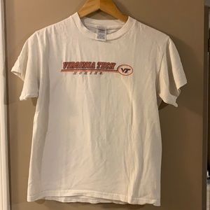 Small Virginia Tech t shirt